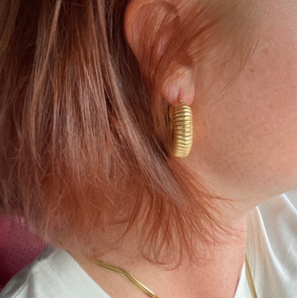 Hollow Earrings - Picture 13 of 13